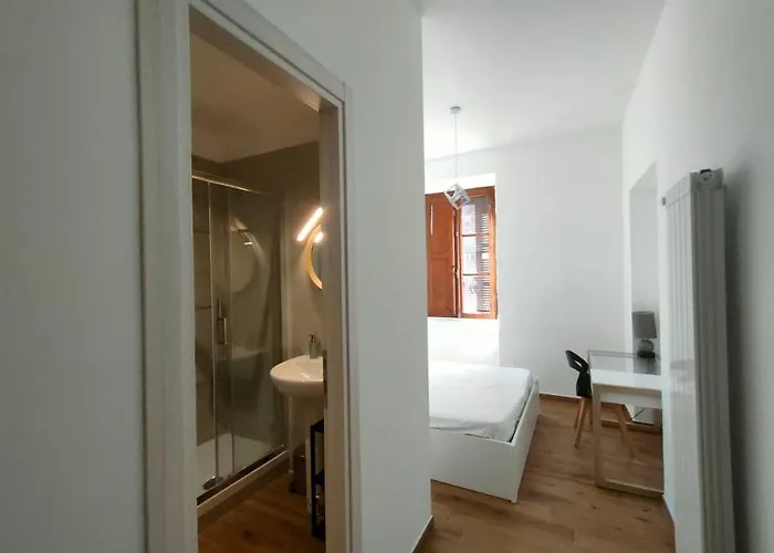 Matrimoniale Con Bagno Privato In Centro Guest house